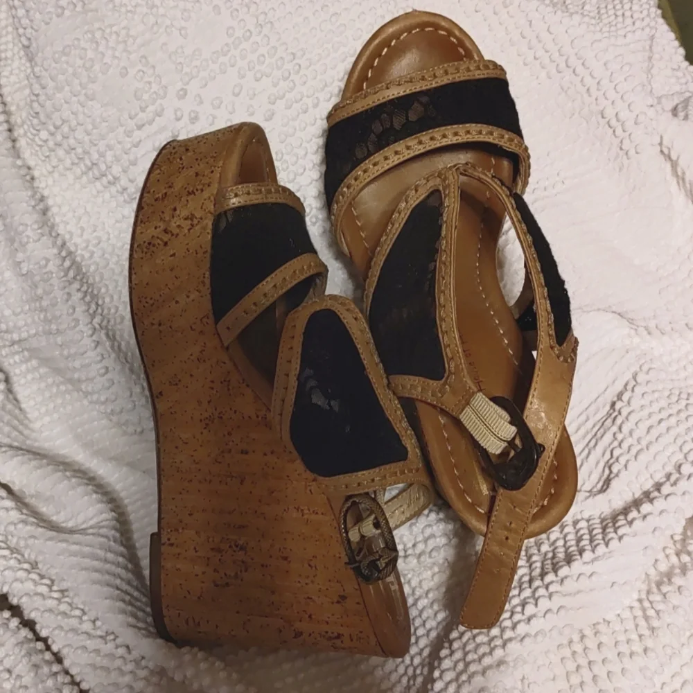 Women’s Black and Tan Wedge Sandals